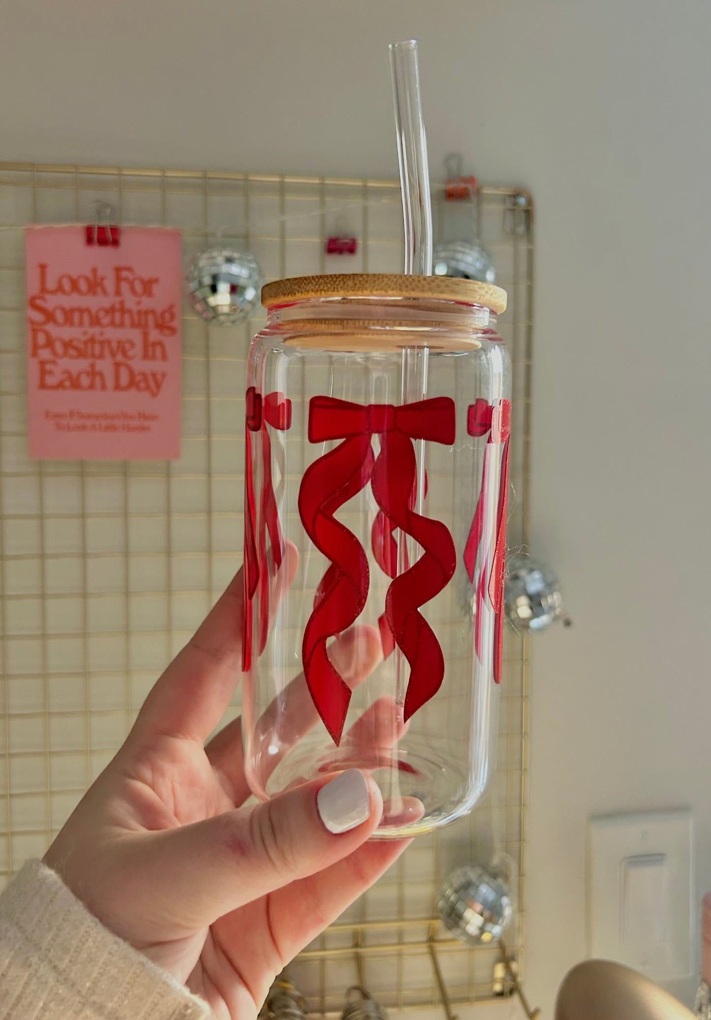 Red bow Can Glass